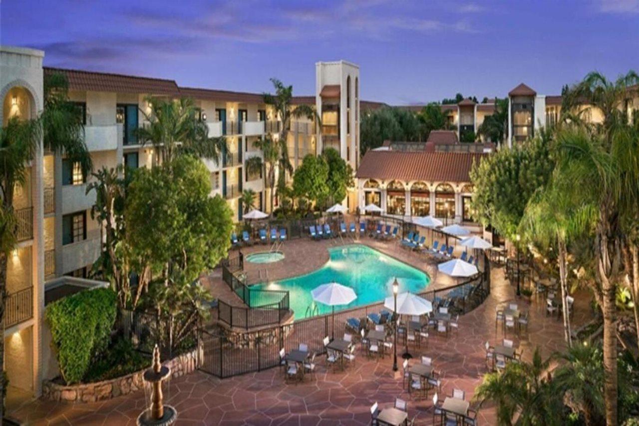 Embassy Suites By Hilton Scottsdale Resort מראה חיצוני תמונה