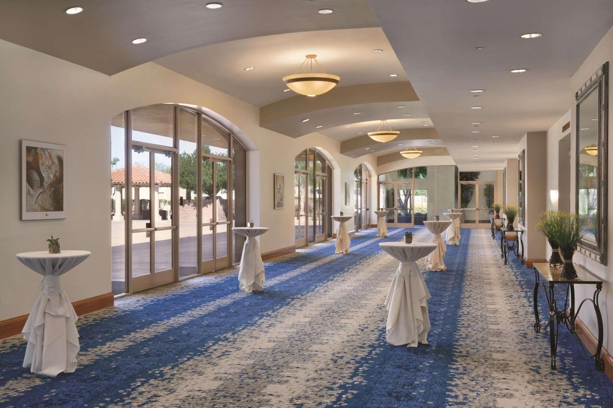 Embassy Suites By Hilton Scottsdale Resort מראה חיצוני תמונה