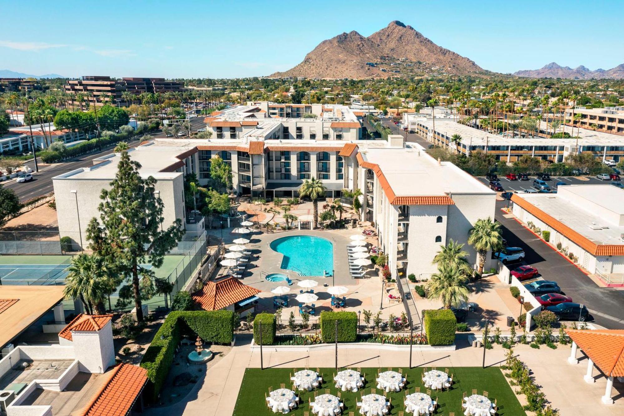 Embassy Suites By Hilton Scottsdale Resort מראה חיצוני תמונה