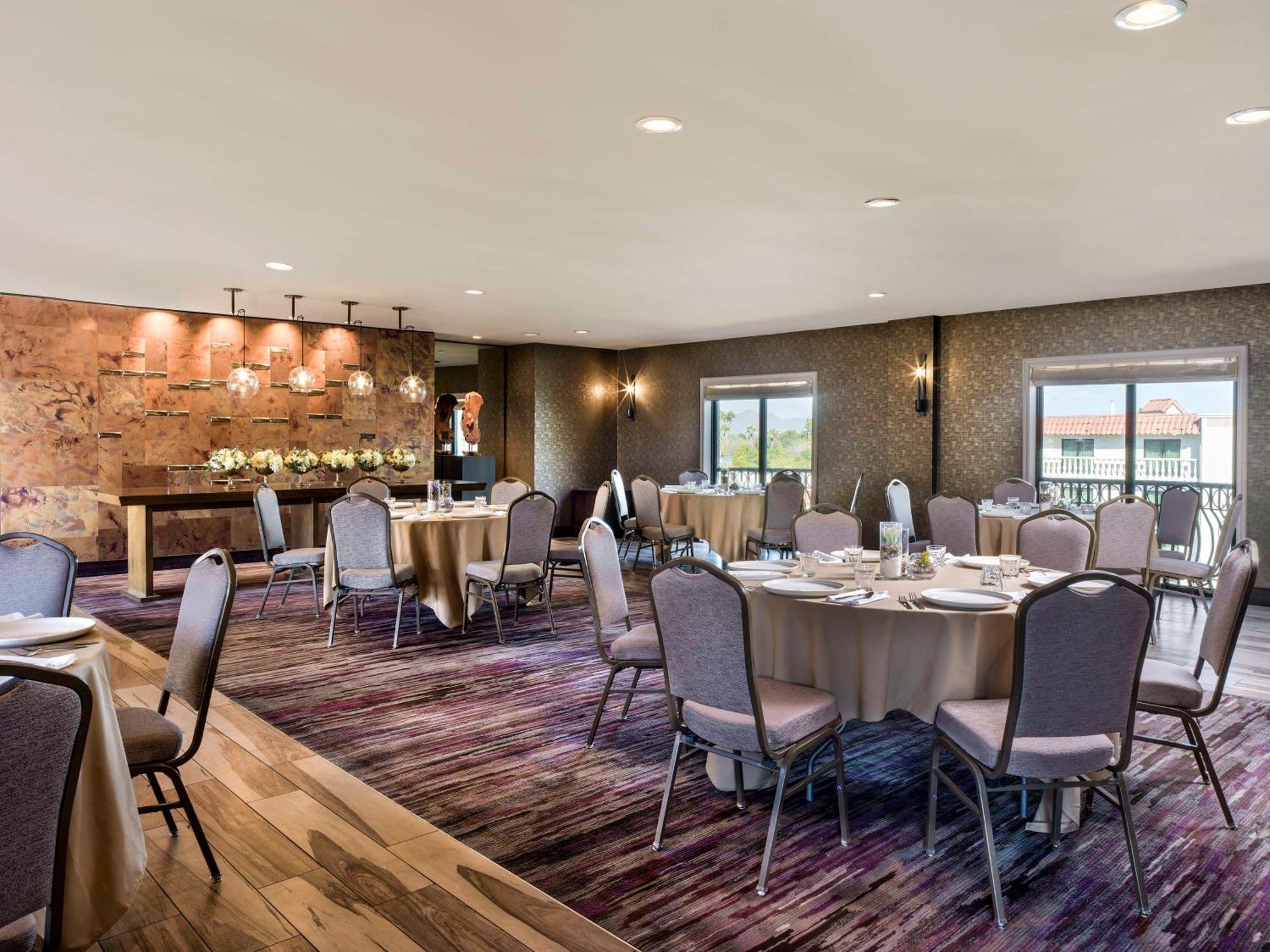 Embassy Suites By Hilton Scottsdale Resort מראה חיצוני תמונה