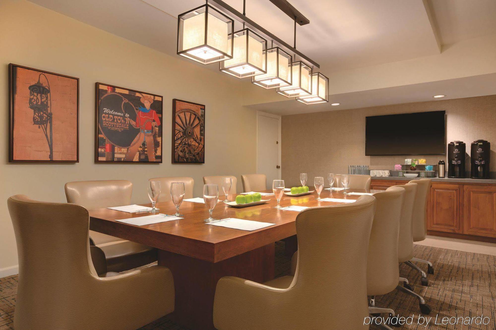 Embassy Suites By Hilton Scottsdale Resort מראה חיצוני תמונה
