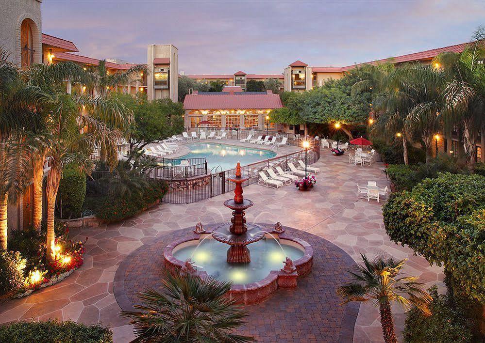 Embassy Suites By Hilton Scottsdale Resort מראה חיצוני תמונה